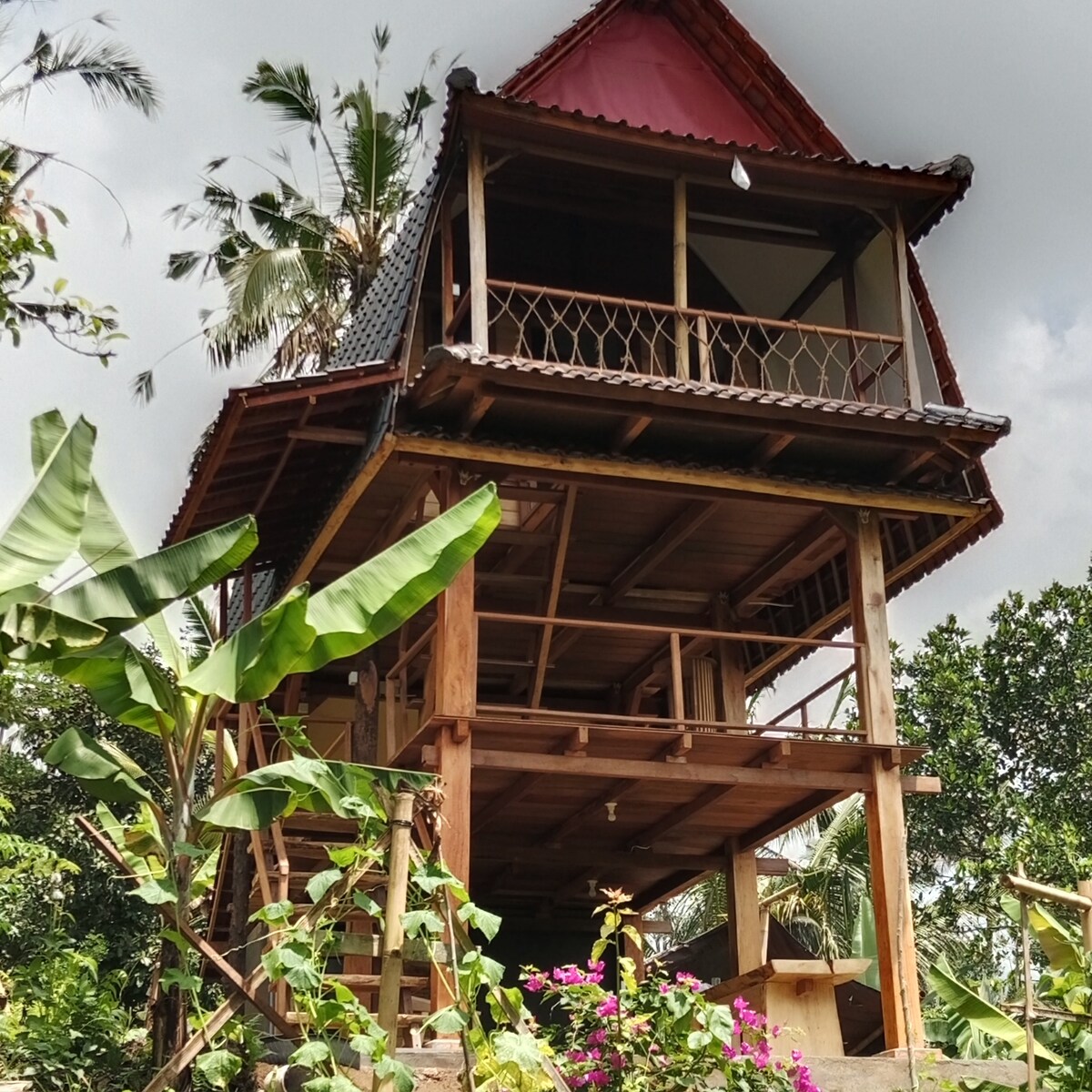 Bali jungle cabin