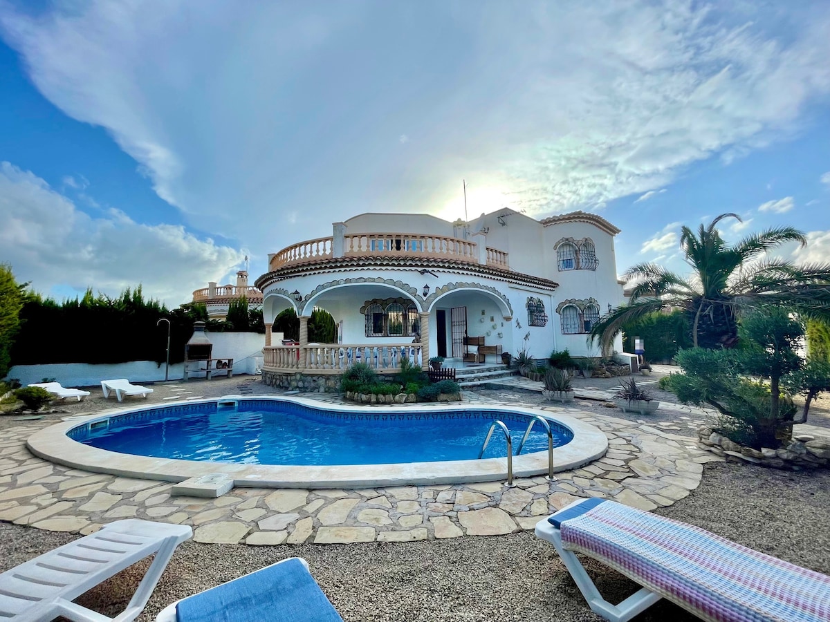 Villa individual con piscina privada