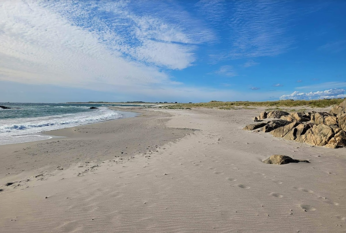 Praktisk ferieleilighet m/basseng* og nær strand