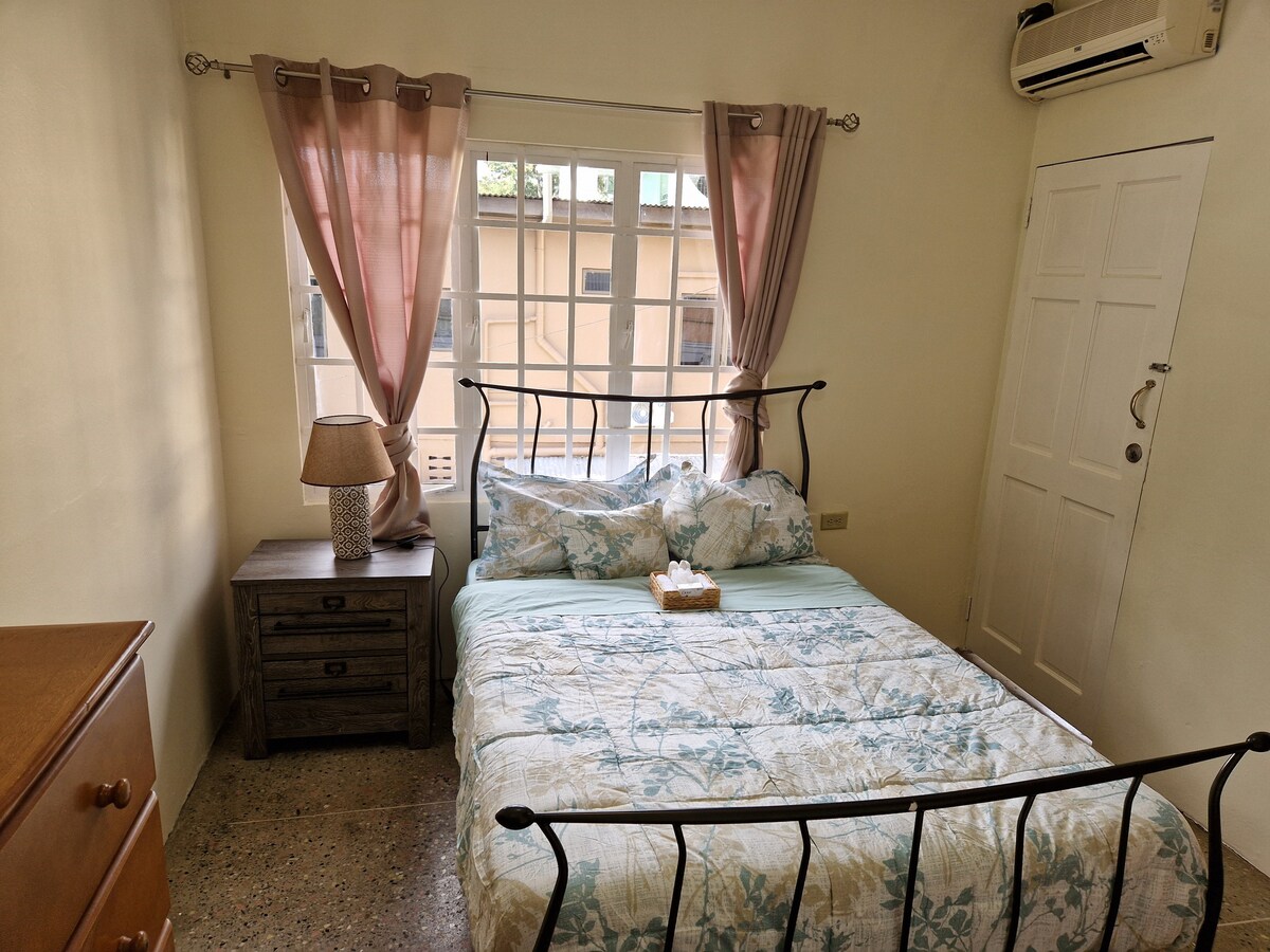 5 bedroom guest house in Port of Spain