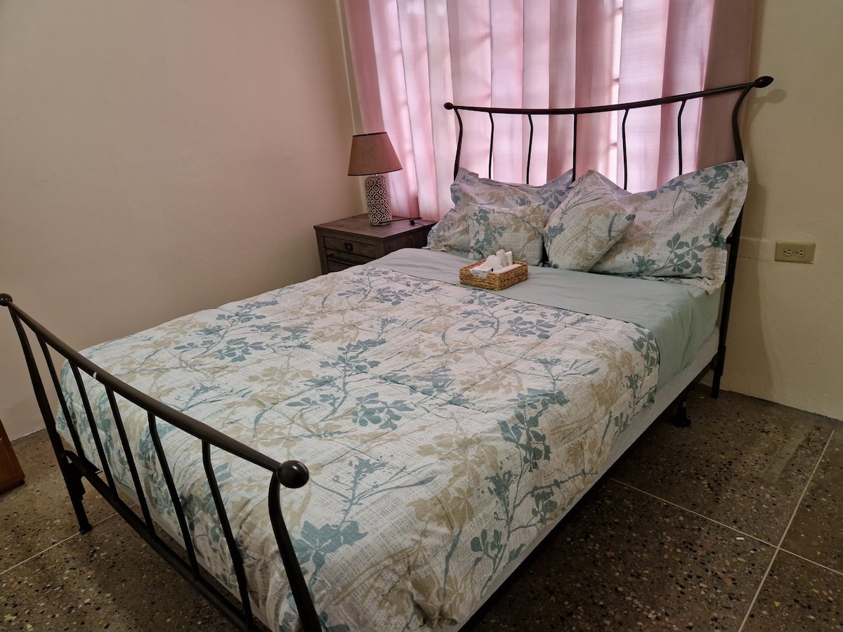 5 bedroom guest house in Port of Spain