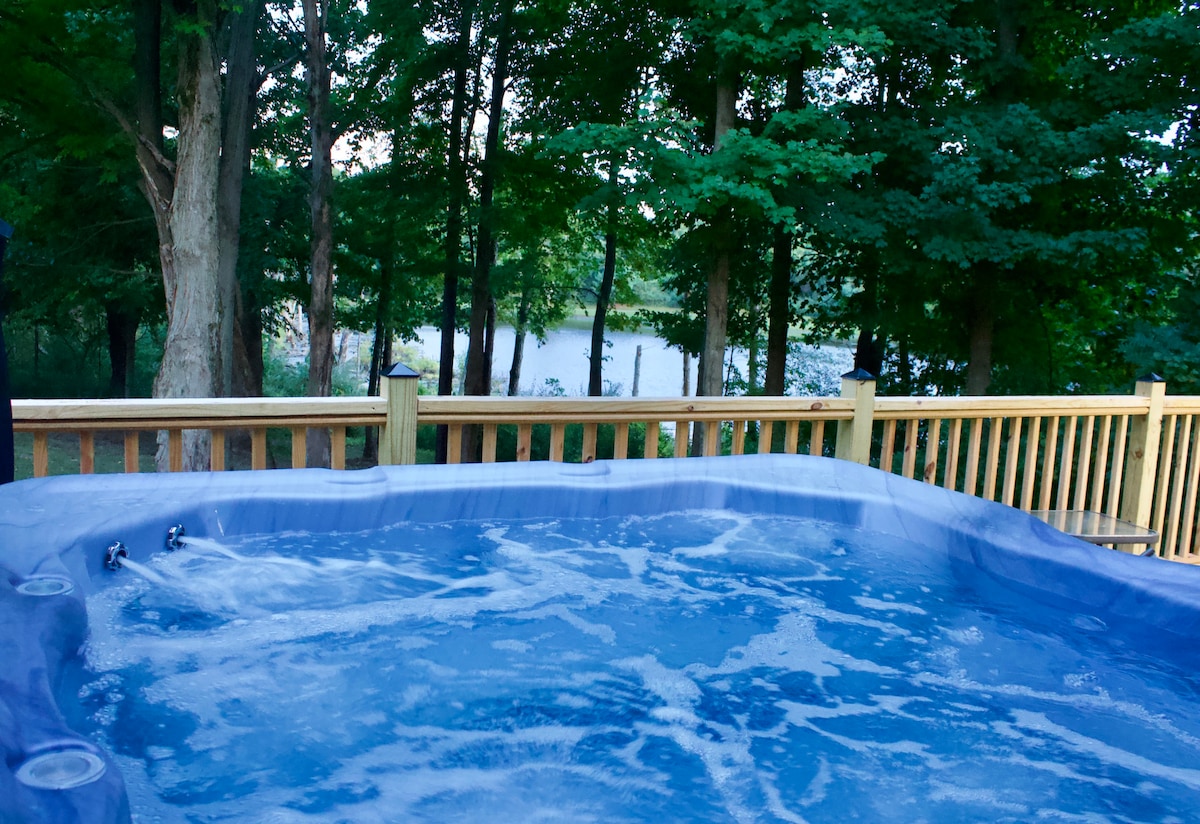 Waterfront home w/hot tub in Harbor Country, MI