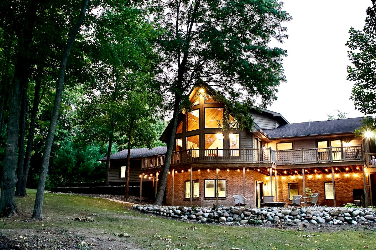 Waterfront home w/hot tub in Harbor Country, MI