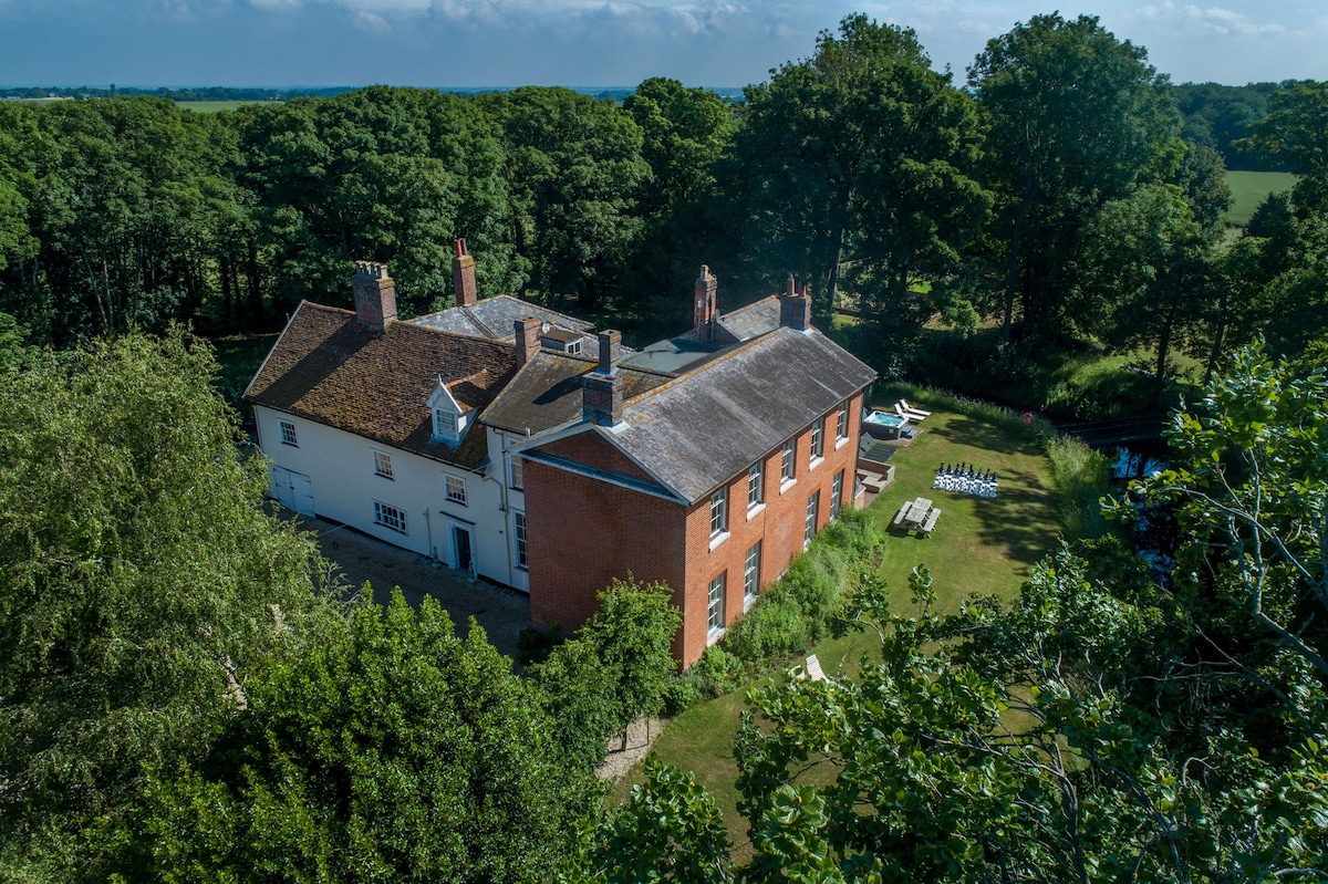 8卧室护墙庄园Suffolk UK -热水浴缸