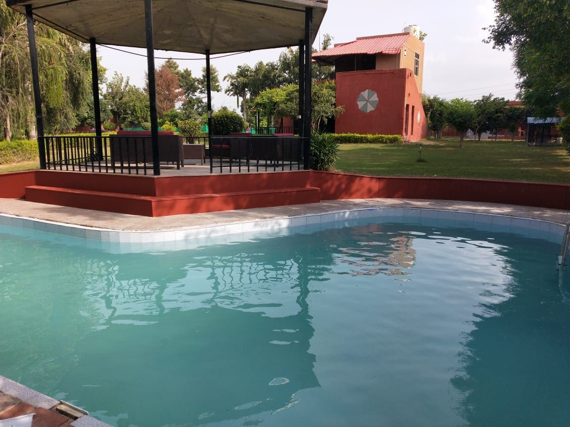 奥克伍德农场（ Oakwood Farm ） - 4BHK别墅，带泳池，古尔冈恩（ Gurgaon ）