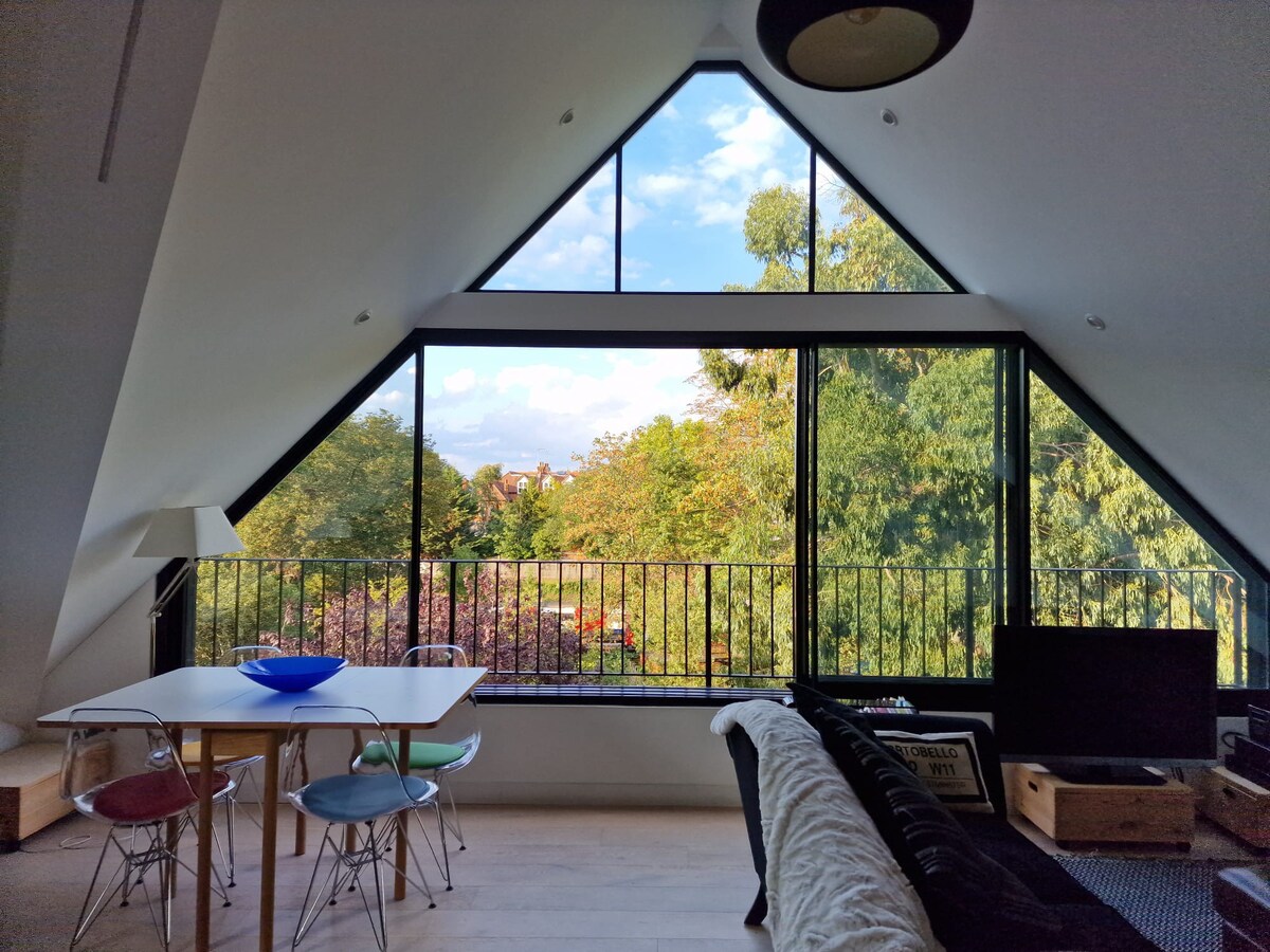 London Sky Home - stunning 3 bed apt 'In the Sky'