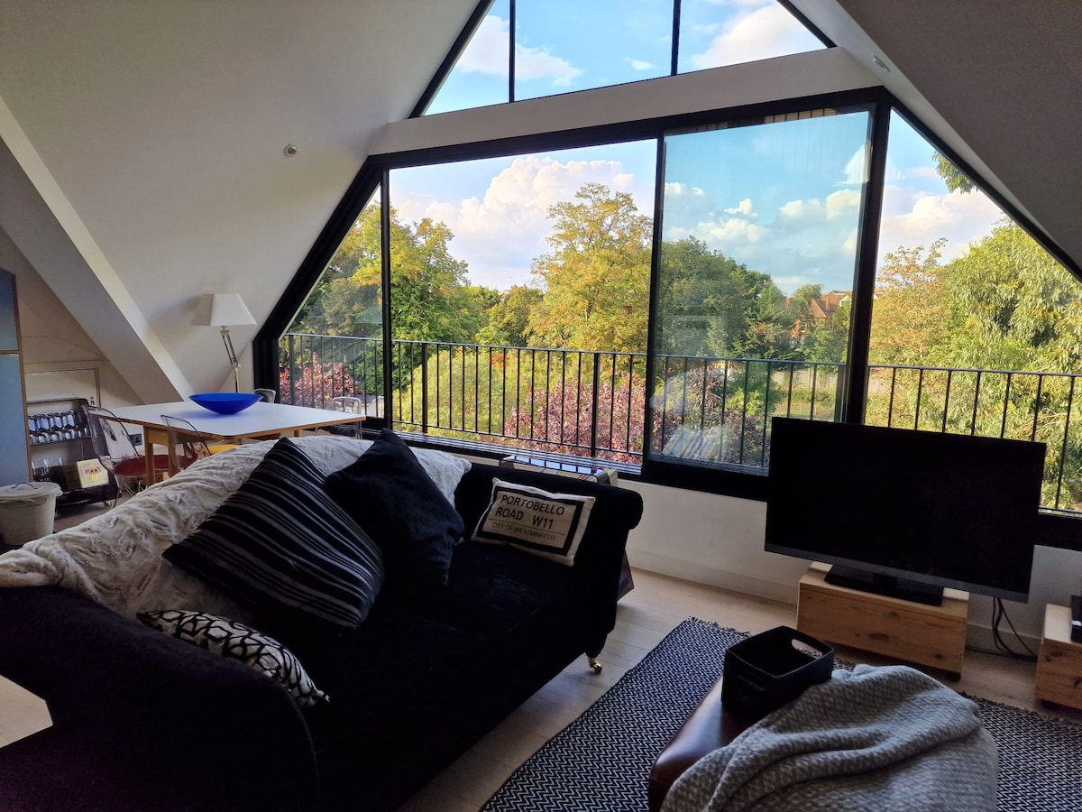 London Sky Home - stunning 3 bed apt 'In the Sky'