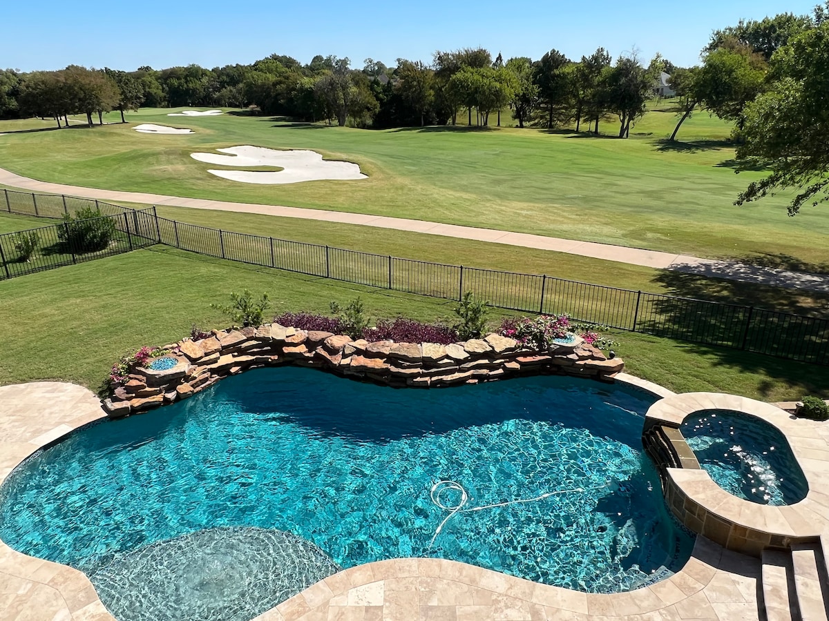 Lovely home with pool on Gentle Creek Golf Course