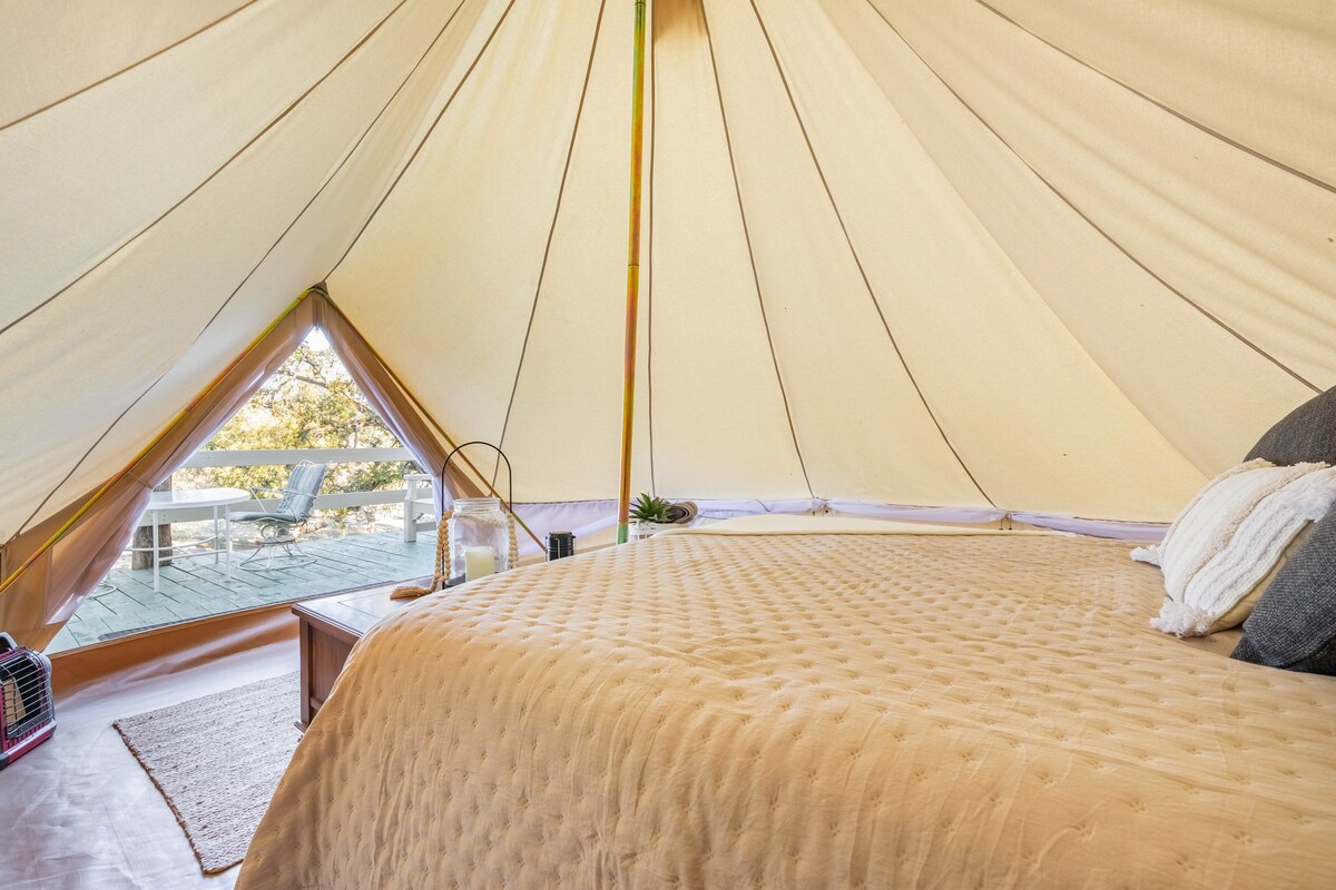 Groveland Great Glamping ， 270平方英尺钟形帐篷。