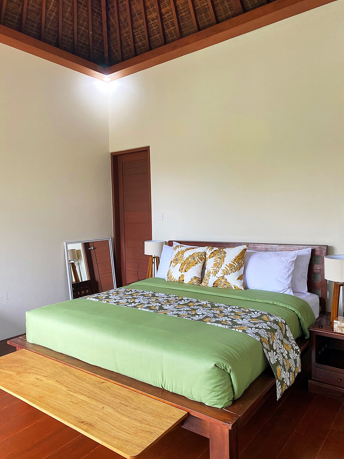 4  Beds Private Pool Villas at Sanur BEACH SIDE!