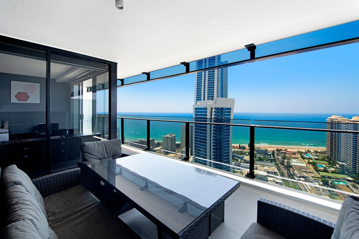 LEVEL 33 Oceanfront Living @ Circle on Cavill