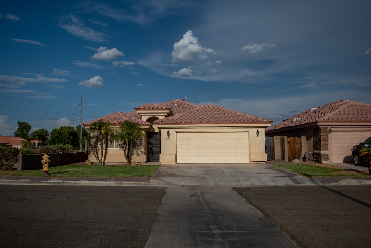 Beautiful 3 Bedroom/2 Bathroom Home Yuma/Foothills