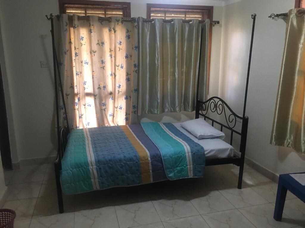 Quiet, Serene 6 bedroom BnB in the heart of Arua.