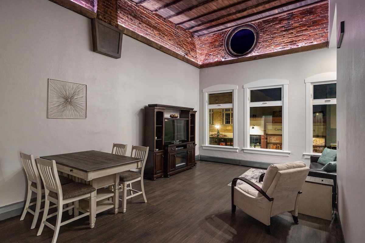 The Loft is a newly remodeled luxury apartment!