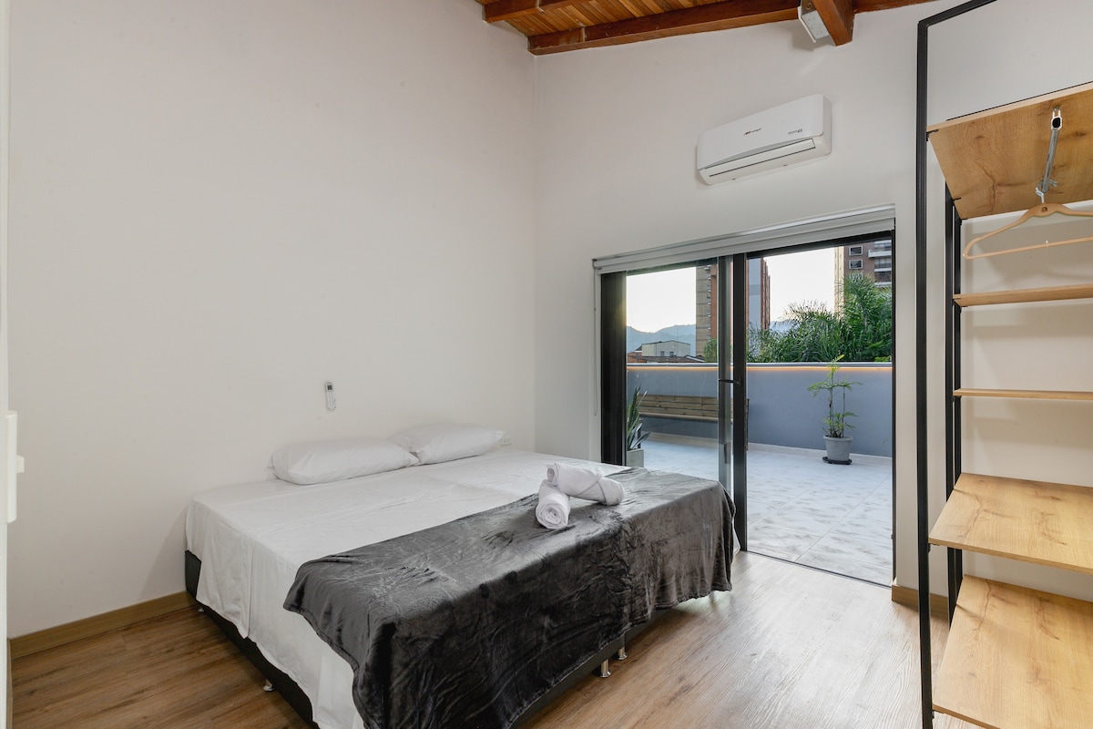 B3顶层公寓@ poblado/provenza ，带按摩浴缸和空调