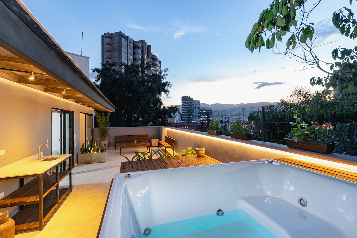 B3顶层公寓@ poblado/provenza ，带按摩浴缸和空调