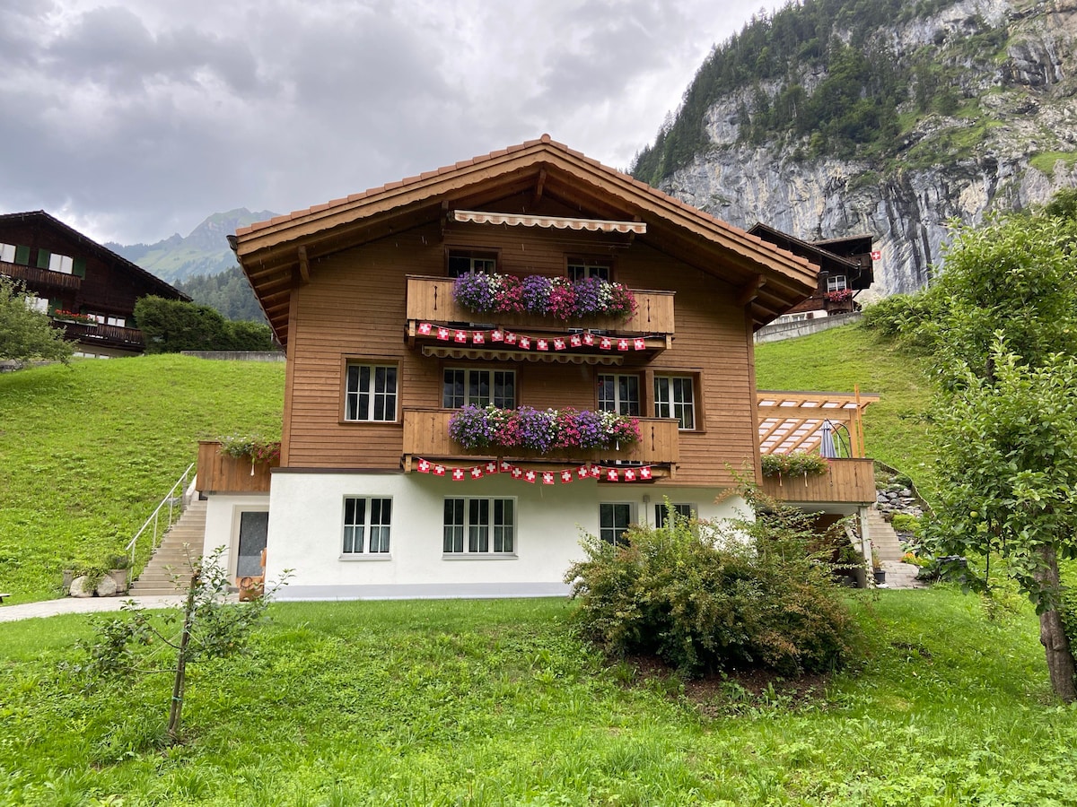 Atemberaubende Aussicht auf den Staubbachfall