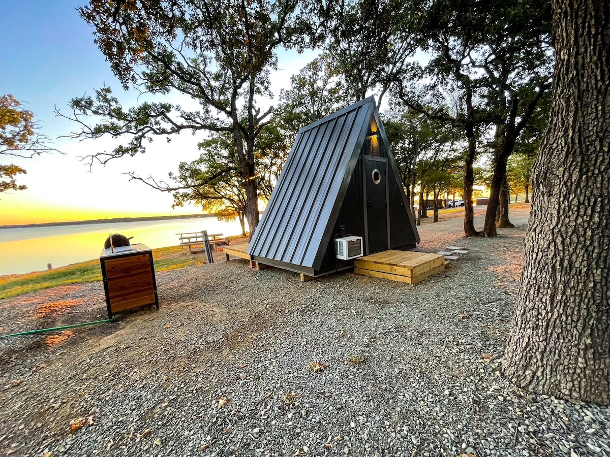 Tiny A-Frame with lake access Kima #7