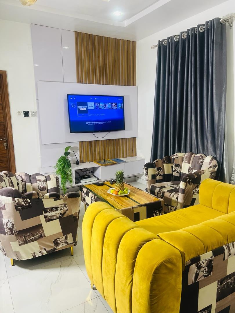 Furnished Mini Flat with Starlink Wi-Fi & Pool