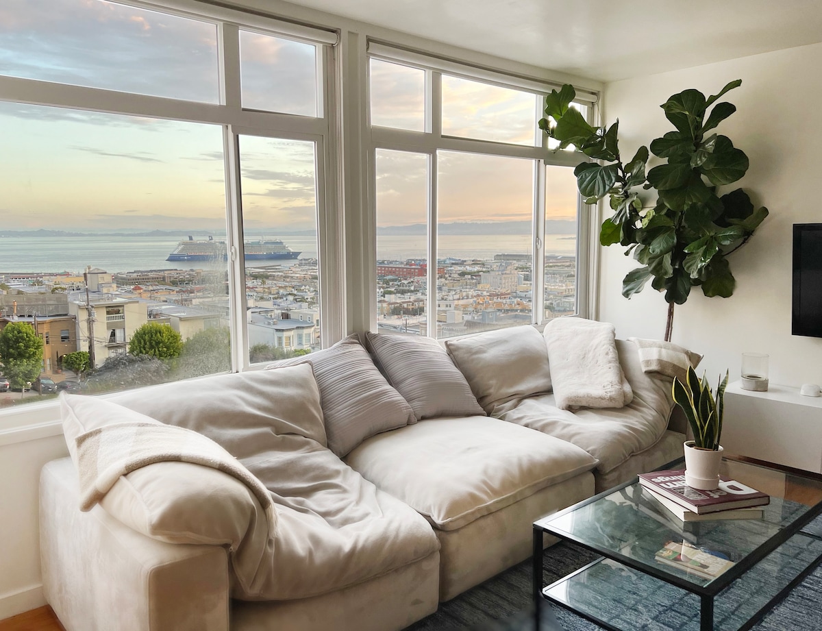 Amazing views from loft style condo Russian Hill