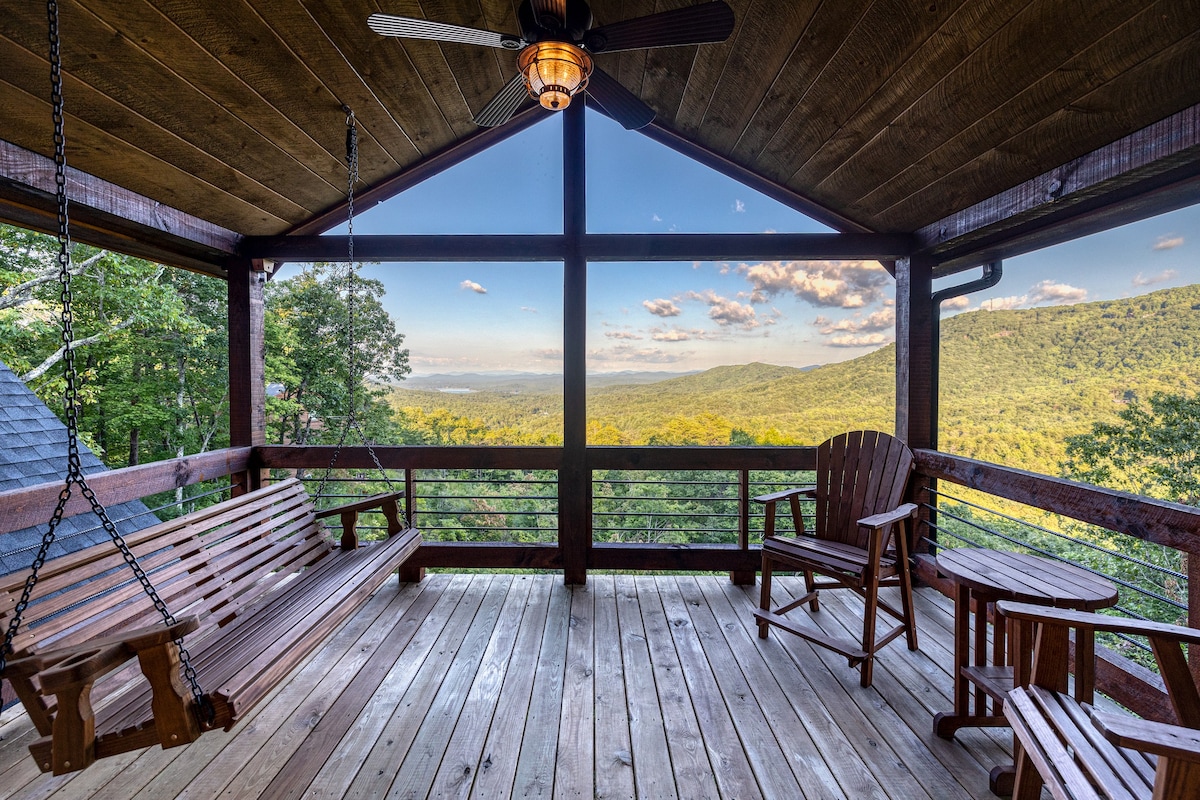 Luxury mountain/lake view cabin in Blue Ridge