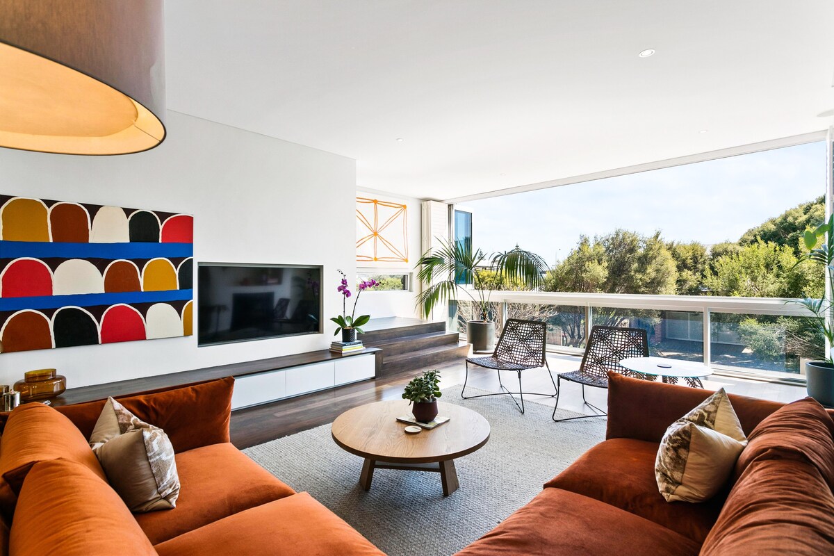 Cottesloe Beachside Oasis with Views to the Ocean