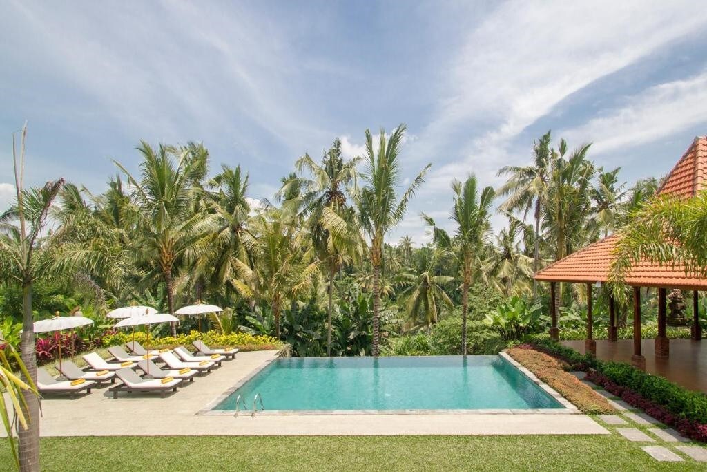 舒适的# 55度假村，带无边泳池，带山谷景观