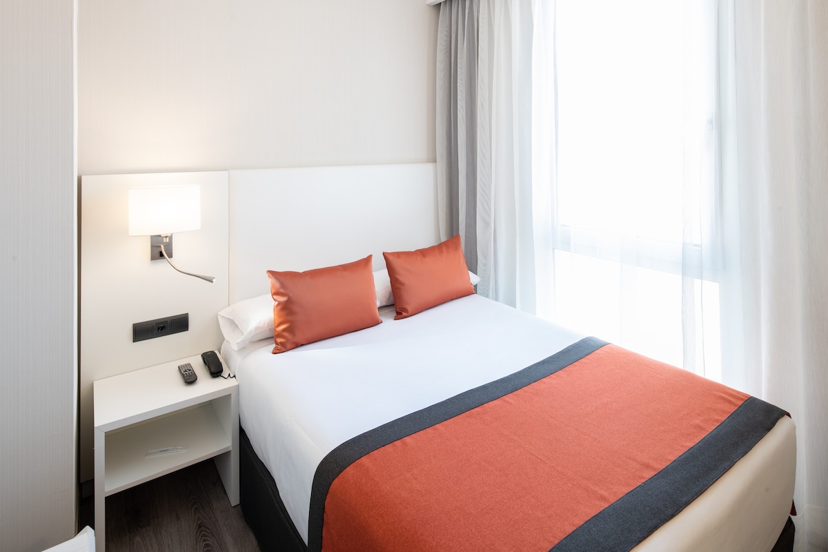 Catalonia Bristol 3* Hotel - Single room