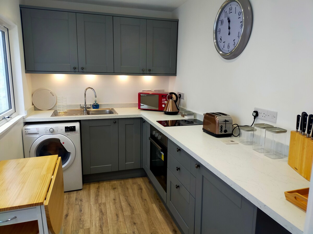 Brand new apartment in the heart of Cullen !