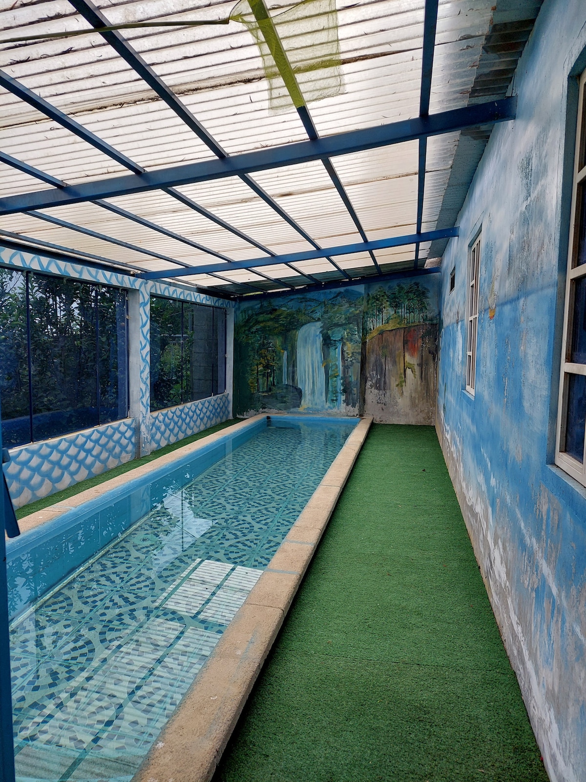 Acogedora casa de huespedes con piscina.