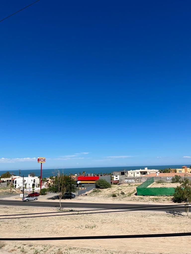 Casa  Espaciosa En Alto Cerca De La Playa.