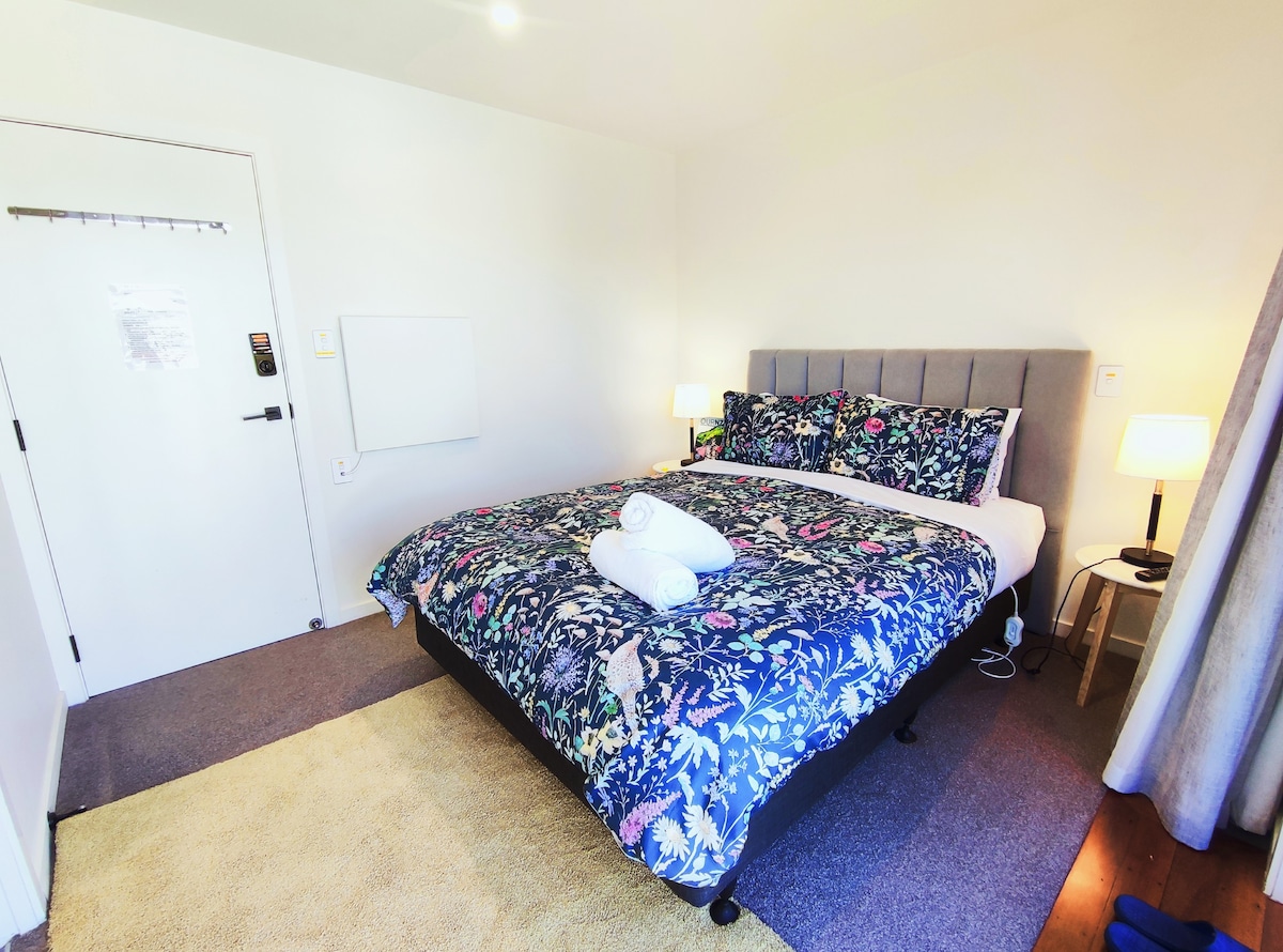 Antair Lodge标准双人床卧室独立入口# 5
