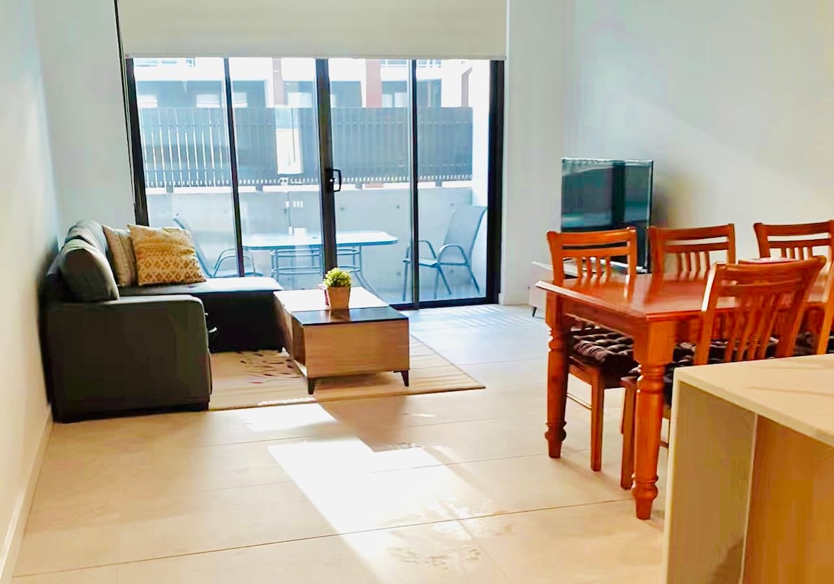 Schofields Brand New 2 Br Apt｜Parking + Privacy