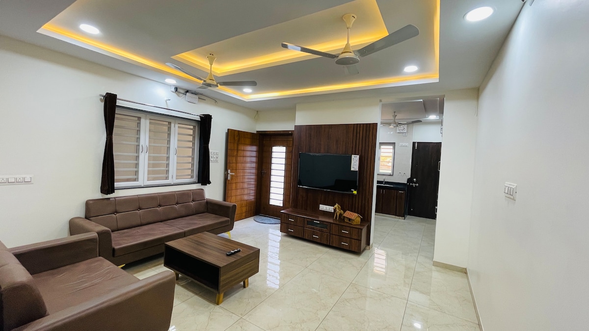 Luxurious 3 BHK Villa In Bhuj - Shivani Homestay