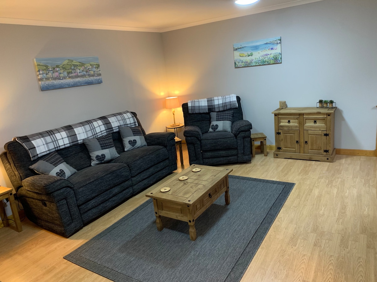 Spacious 2 double bedroom, house near Wick harbour