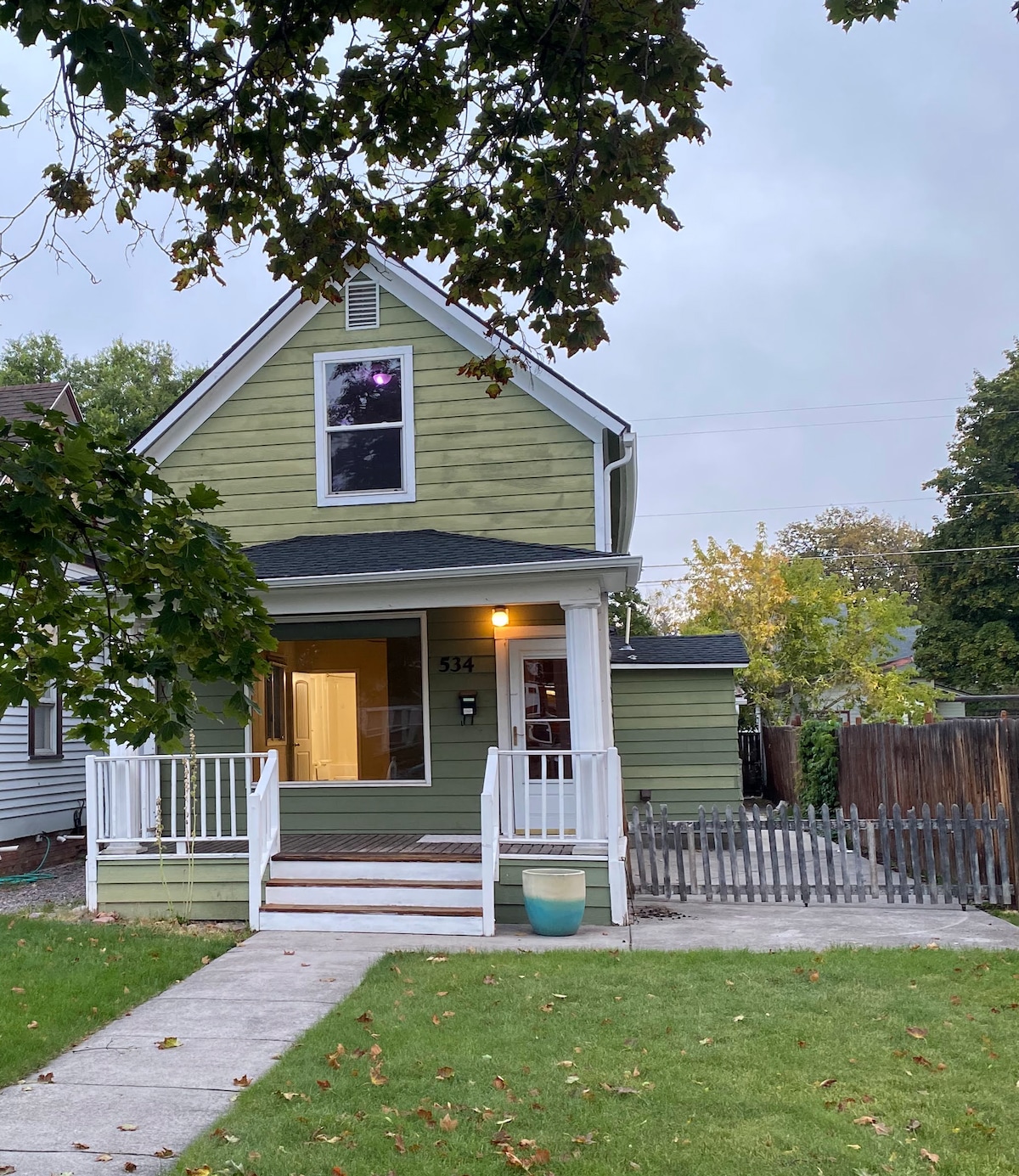 Charming house close to downtown and university