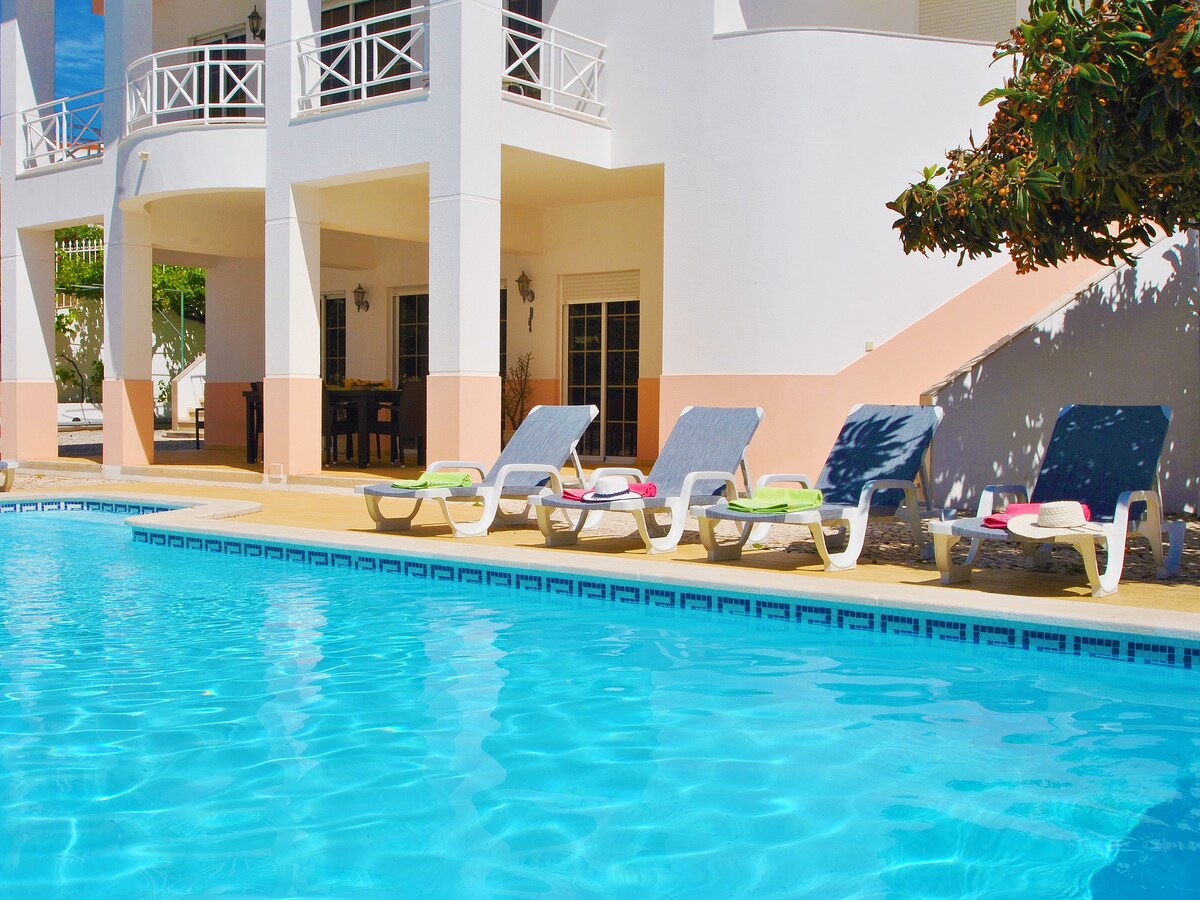 Magnificent Villa, Games Room &Large Heatable Pool