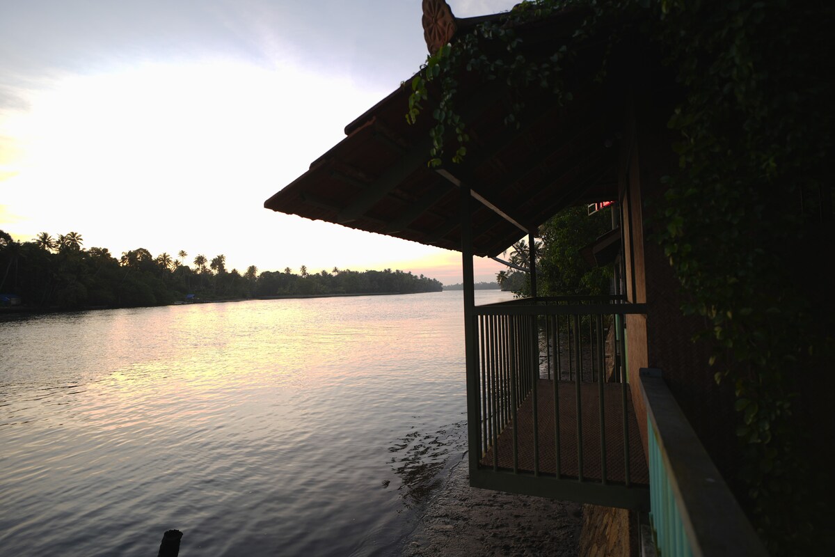 Lil Hut - Mangrove Chendamangalam