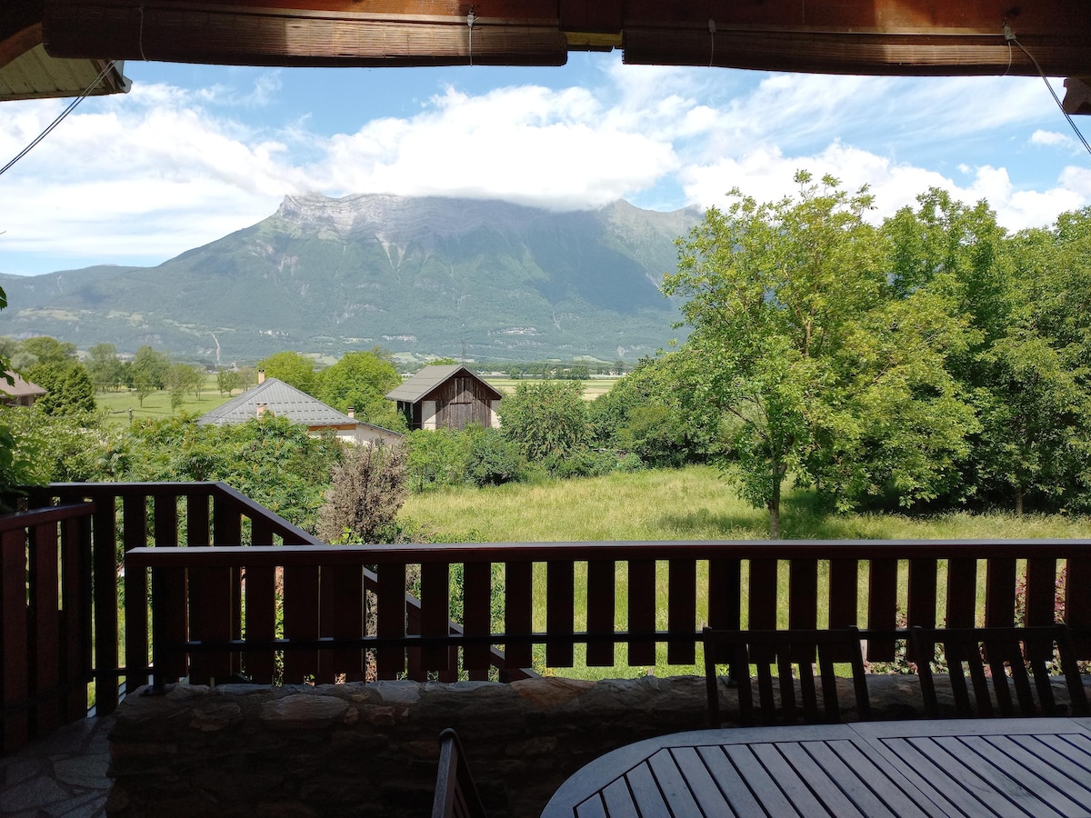 Maison, terrasse avec jolie vue sur l'Arclusaz