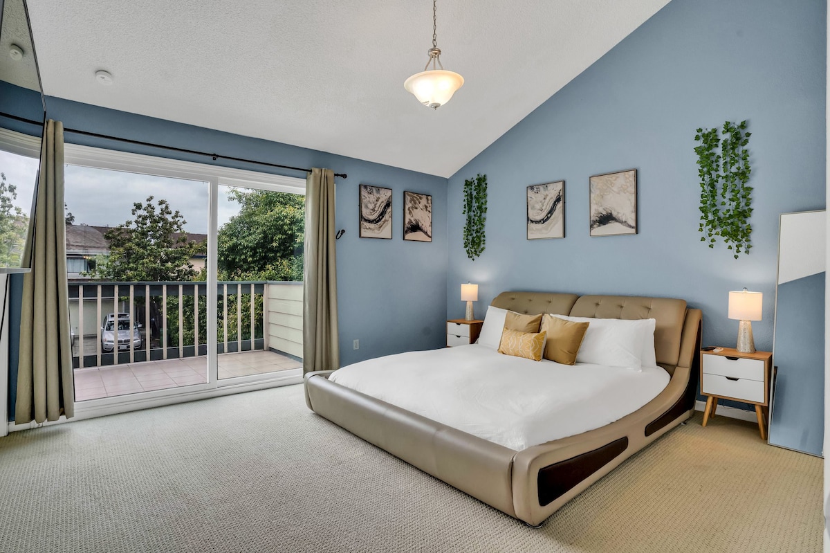 King Bed + Balcony | Private Yard | Garage Parking