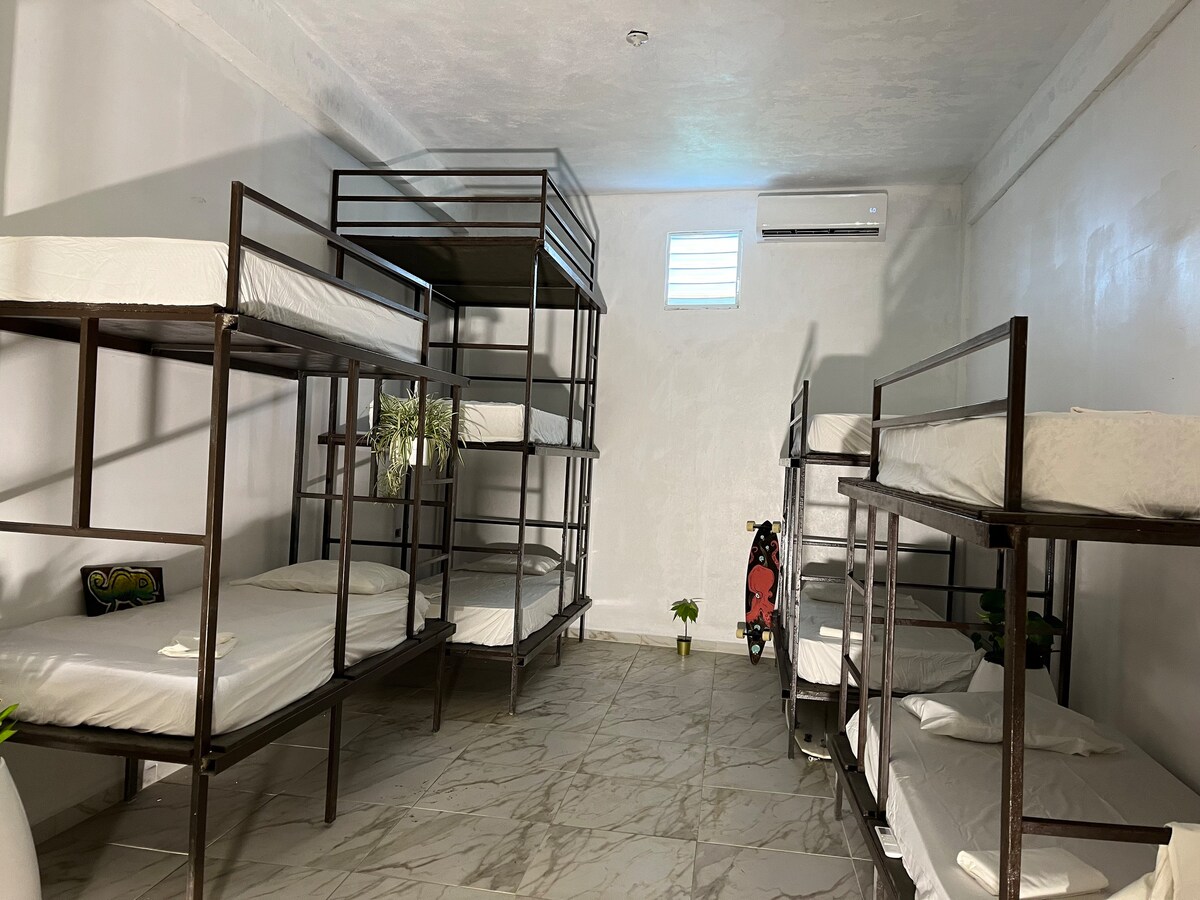 Rincón -Single bed in share room