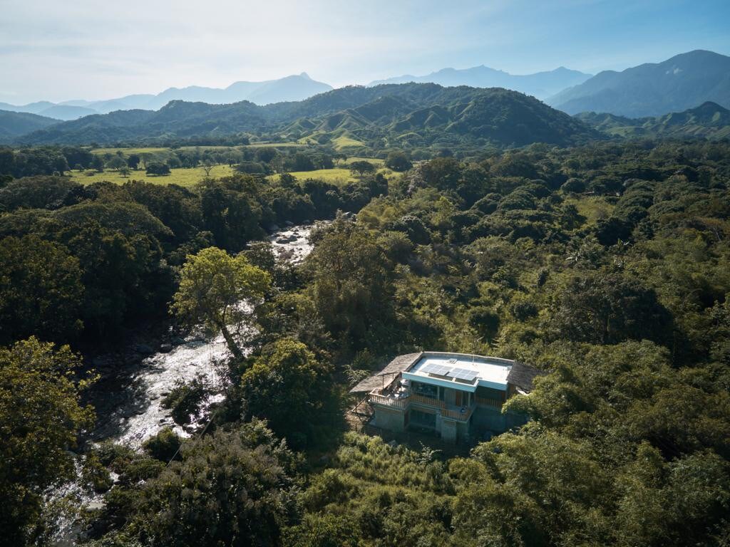 Casa Raiz, Conexiones Naturales