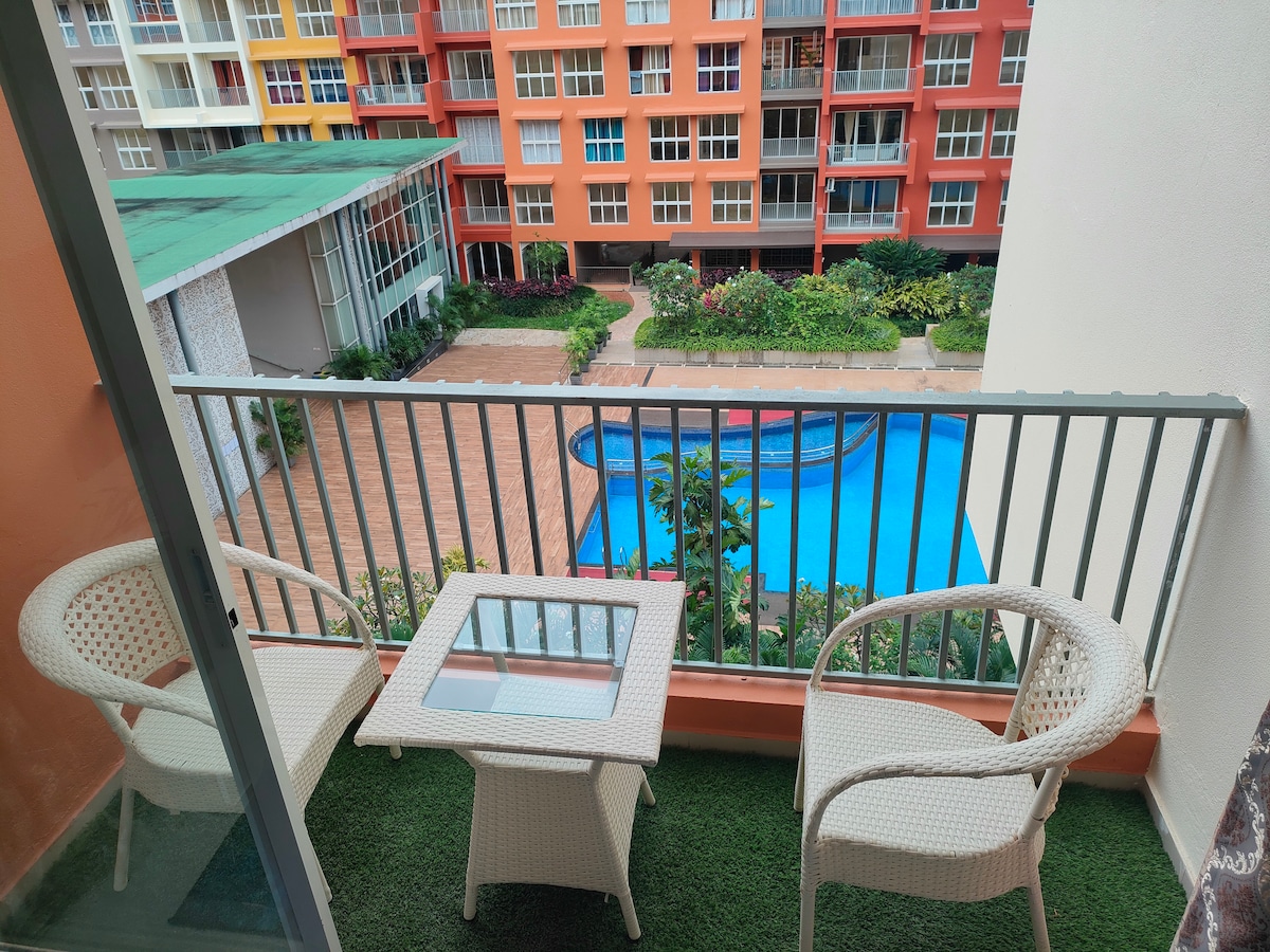 2BHK Pool view | 5mins from Airport |Zennova Stays