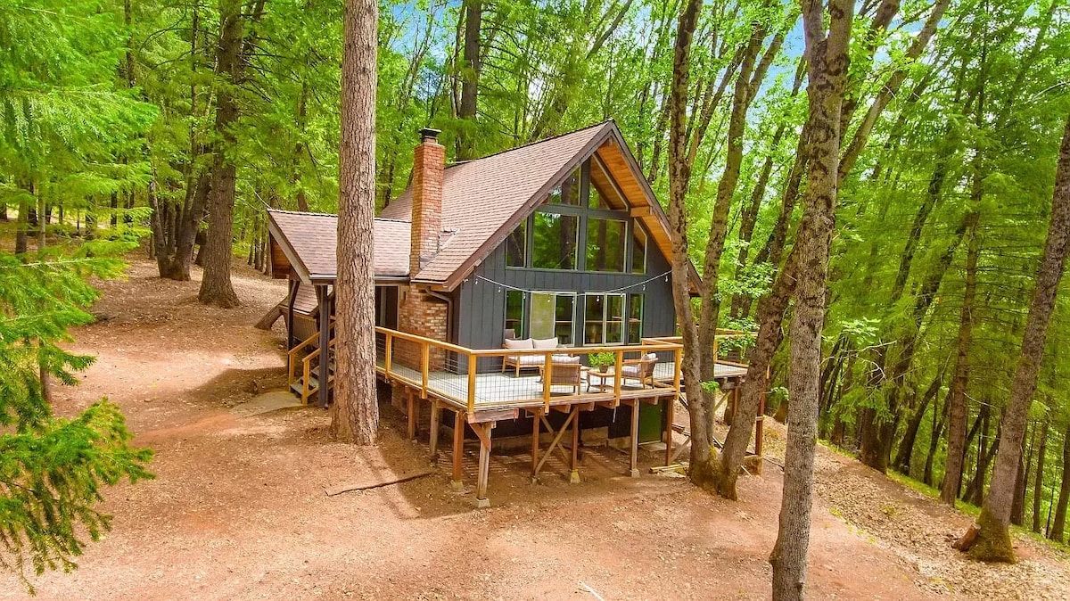 House Hunters Cozy Cabin in CA on 8 acres hot tub