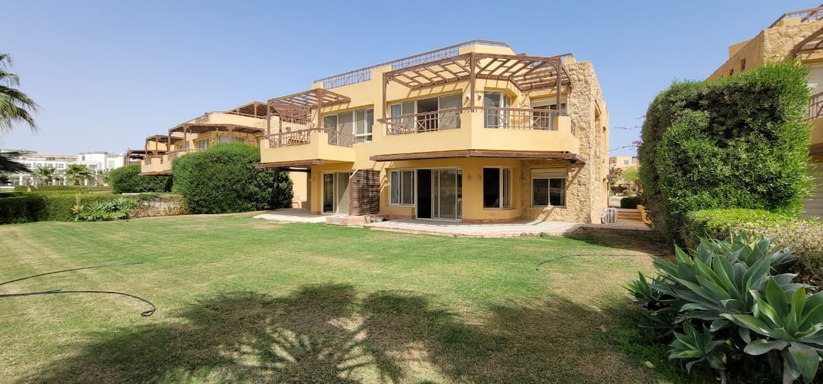 El-Sokhna宽敞的6卧室公寓/海滩和泳池