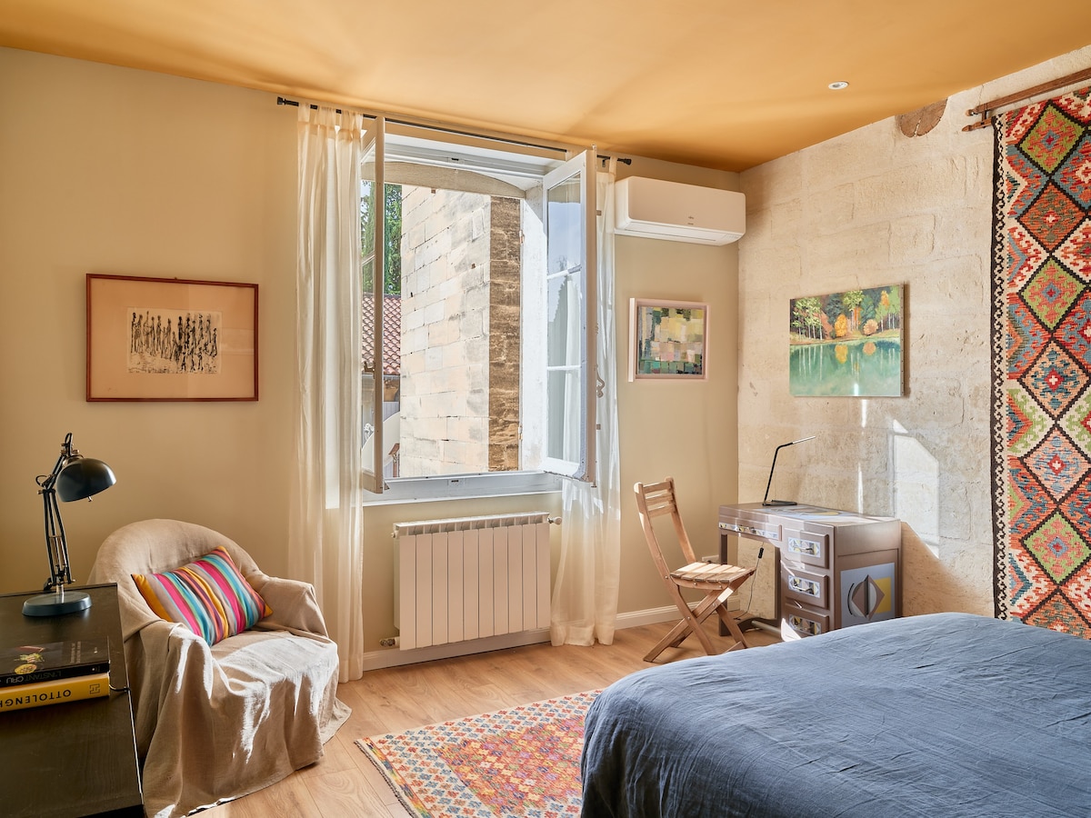 阿维尼翁历史中心-带卫生间的漂亮卧室