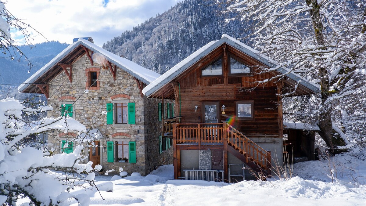 10 bedroom luxury chalet & barn - The Stonehouse