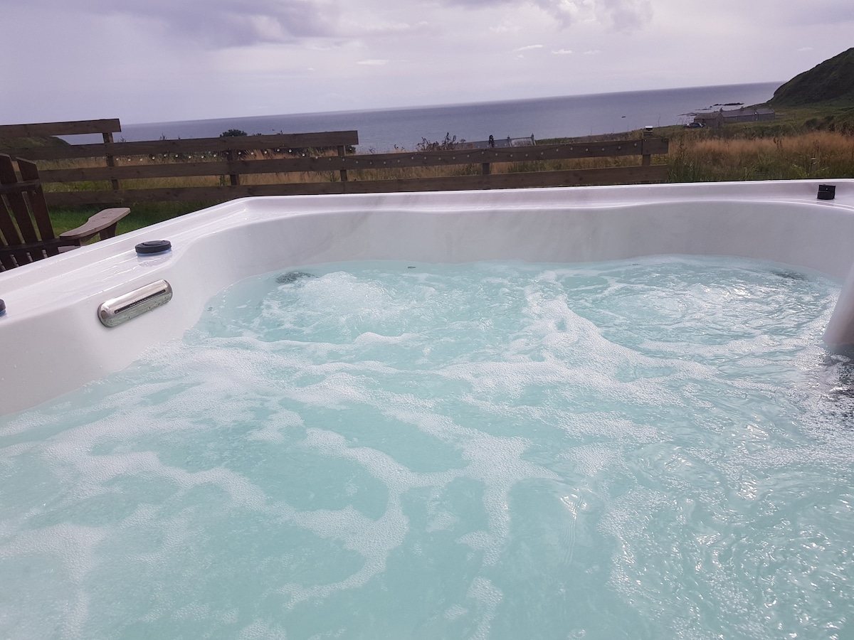 Bruadarach with Hot Tub