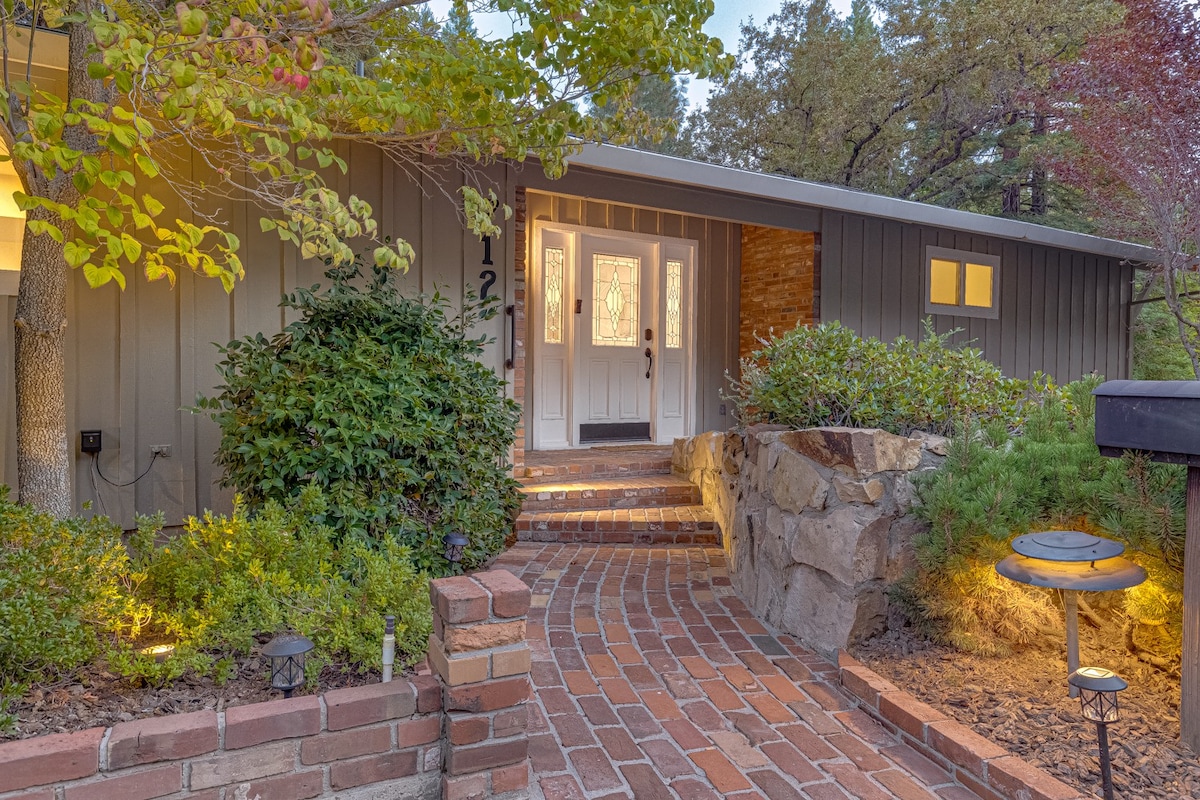 Redwood Creek House - Creek Front Property