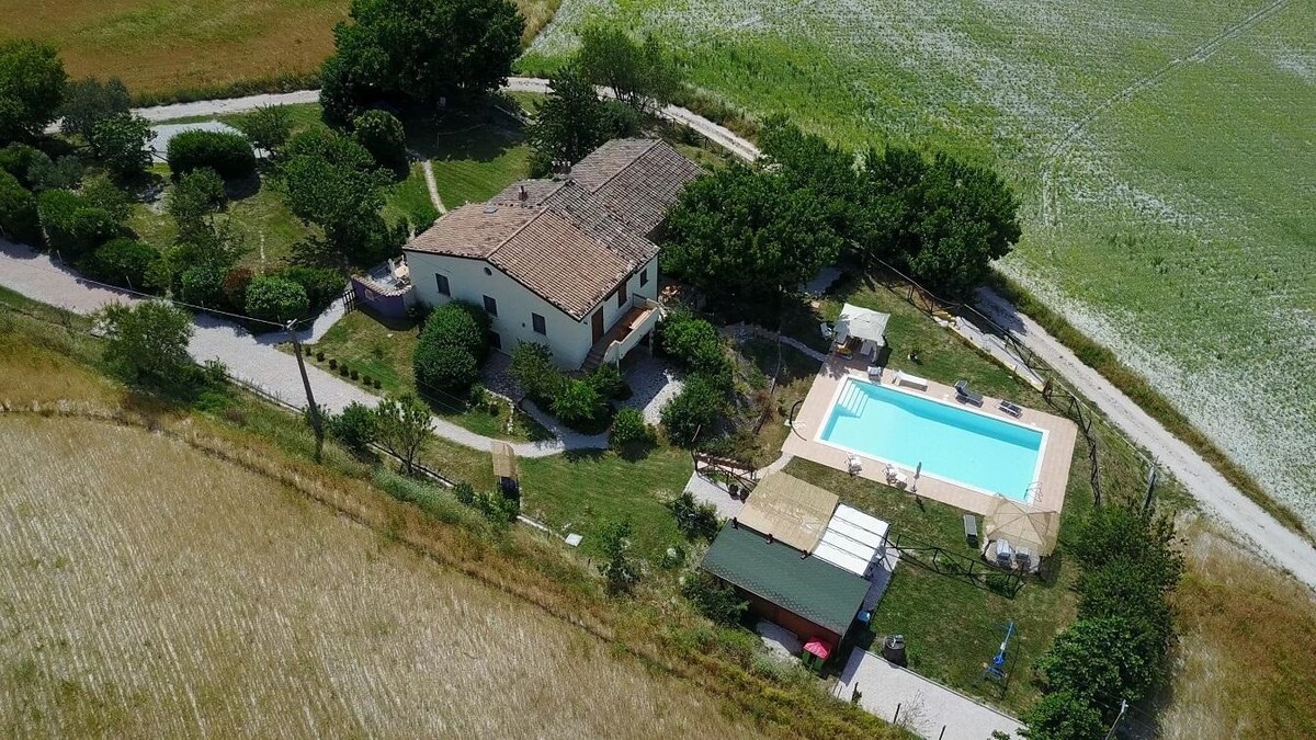 Casa dei Sogni d'Oro - Apart. Loretello with pool